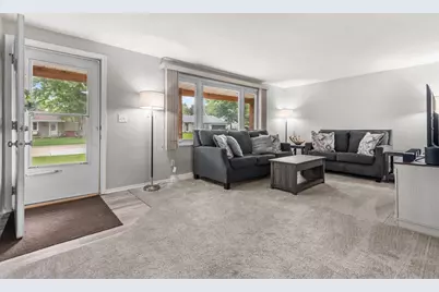 617 N Canterbury Drive, Appleton, WI 54915 - Photo 4