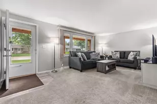 617 N Canterbury Dr, Appleton, WI 54915 - Photo 4