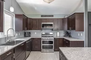 75 Jacob Ave, Oshkosh, WI 54902 - Photo 4