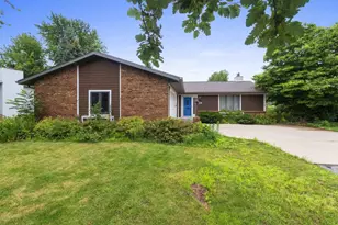 24 Greves Ct, Appleton, WI 54914 - Photo 2