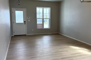 2209 Golden Gate Dr, Appleton, WI 54913 - Photo 2
