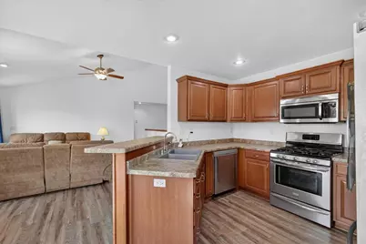810 Killarny Trail, De Pere, WI 54115 - Photo 12