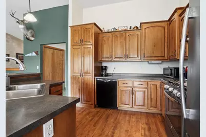 388 Wooden Shoe Circle, Kaukauna, WI 54130 - Photo 10