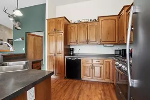 388 Wooden Shoe Cir, Kaukauna, WI 54130 - Photo 10