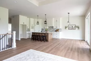 N9095 Southtowne Dr, Menasha, WI 54952 - Photo 6
