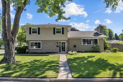 1420 S Riverdale Drive, Appleton, WI 54914 - Photo 1