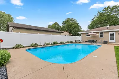 1718 Schaefer Circle, Appleton, WI 54915 - Photo 6
