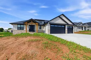 2749 Stelor Dr, Green Bay, WI 54311 - Photo 2