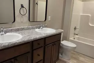 815 N Webster Ave, Green Bay, WI 54302 - Photo 10
