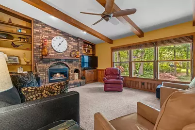 2026 Candle Way, Green Bay, WI 54304 - Photo 6