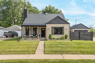 209 E 17th St, Kaukauna, WI 54130 - Photo 2