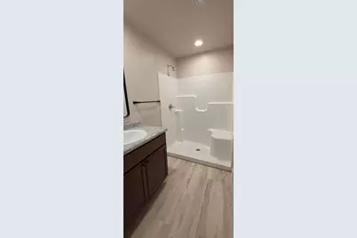 817 N Webster Avenue, Green Bay, WI 54302 - Photo 8
