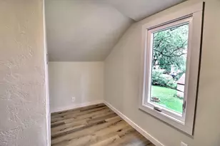 221 Gray St, Green Bay, WI 54303 - Photo 22