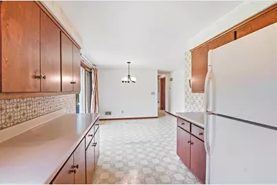 519 Robert Lane, Green Bay, WI 54311 - Photo 12