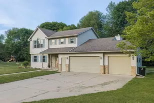 212 S Birch Ave, Gillett, WI 54124 - Photo 2