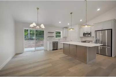 2480 Brenner Place, Green Bay, WI 54301 - Photo 10