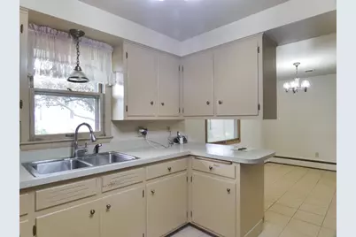 1303 S Fisk Street, Green Bay, WI 54304 - Photo 12