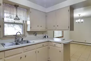 1303 S Fisk St, Green Bay, WI 54304 - Photo 12