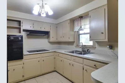 1303 S Fisk Street, Green Bay, WI 54304 - Photo 14