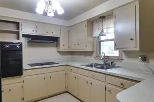 1303 S Fisk St, Green Bay, WI 54304 - Photo 14