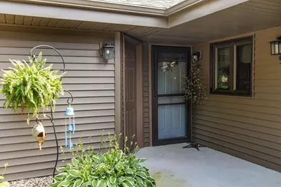 91 Spencer Village Court, Appleton, WI 54914 - Photo 2