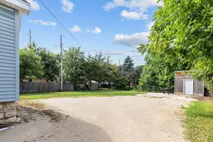 393 W Division St, Fond du Lac, WI 54935 - Photo 20