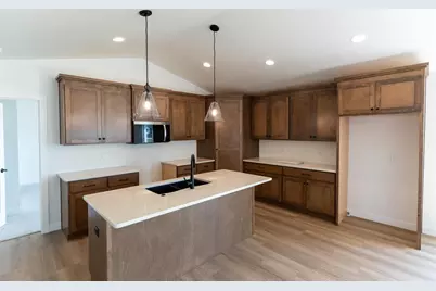 N9271 Anton Street, Appleton, WI 54915 - Photo 2