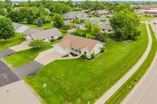 1202 Willow Bend Ln, Oshkosh, WI 54904 - Photo 28