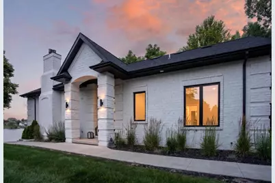 2080 Greenleaf Road, De Pere, WI 54115 - Photo 2