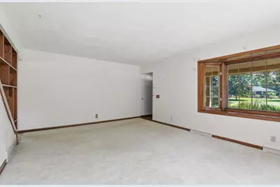 5400 Long Court, Appleton, WI 54914 - Photo 6