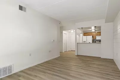 400 N Richmond Street #103, Appleton, WI 54914 - Photo 6