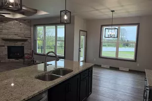 3811 Cooper Ct, Green Bay, WI 54313 - Photo 6