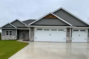 3811 Cooper Ct, Green Bay, WI 54313 - Photo 1