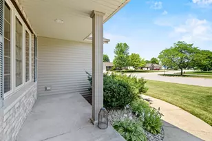 N9421 Olde Oak Tree Ct, Appleton, WI 54915 - Photo 4