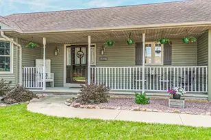 1108 Mistletoe Ln, Winneconne, WI 54986 - Photo 2