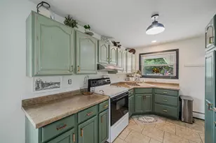 312 E Cecil St, Neenah, WI 54956 - Photo 8