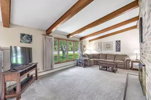 101 Rose Lawn Blvd, Green Bay, WI 54301 - Photo 6