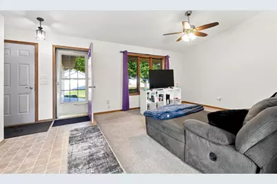 75 Rolling Green Circle, Oshkosh, WI 54904 - Photo 8