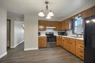242 N Taylor St, Green Bay, WI 54303 - Photo 8