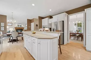 208 E Apple Creek Rd, Appleton, WI 54913 - Photo 6