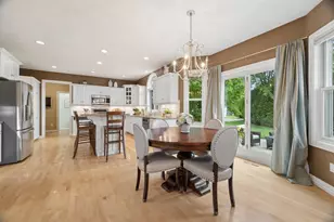 208 E Apple Creek Rd, Appleton, WI 54913 - Photo 10