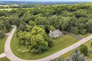 N5020 Summit Dr, Fond du Lac, WI 54937 - Photo 4