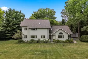 N5020 Summit Dr, Fond du Lac, WI 54937 - Photo 2