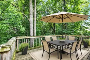 2752 Woodland Hills Ct, Green Bay, WI 54311 - Photo 2