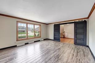 2752 Woodland Hills Ct, Green Bay, WI 54311 - Photo 4