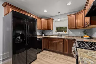 523 S Erie St, De Pere, WI 54115 - Photo 8