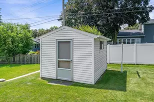 935 Marvelle Ln, Green Bay, WI 54304 - Photo 36