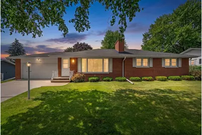 935 Marvelle Lane, Green Bay, WI 54304 - Photo 2