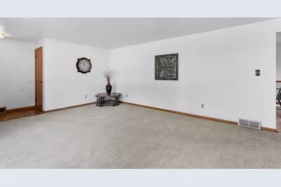 935 Marvelle Lane, Green Bay, WI 54304 - Photo 14