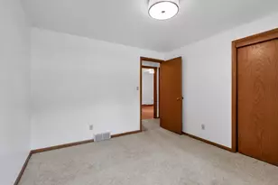 935 Marvelle Ln, Green Bay, WI 54304 - Photo 18